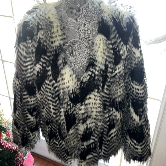Trina Turk faux Fur black white coat fluffy fun L - Picture 1 of 8